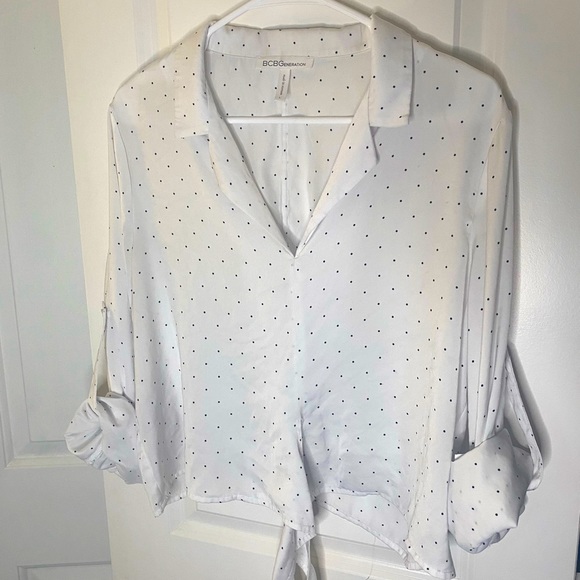 BCBGeneration front tie blouse in size L! - Picture 3 of 5